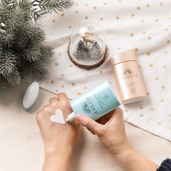 Kem chống nắng cho da nhạy cảm Anessa 