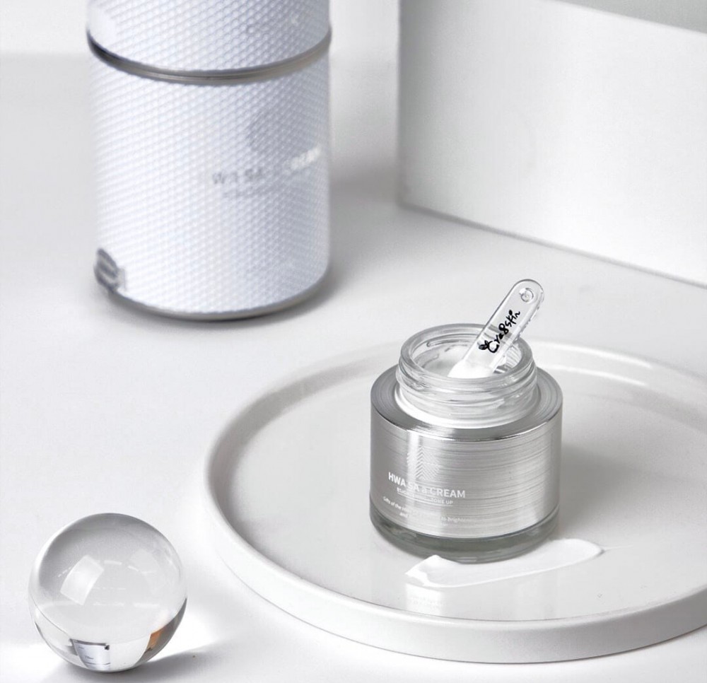 Kem dưỡng cá hồi Hwa SA a Cream nâng tông (ban ngày)