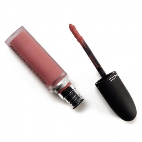 Son Kem Lì MAC Powder Kiss Liquid MAC 996 Date Maker - Giá cực rẻ!